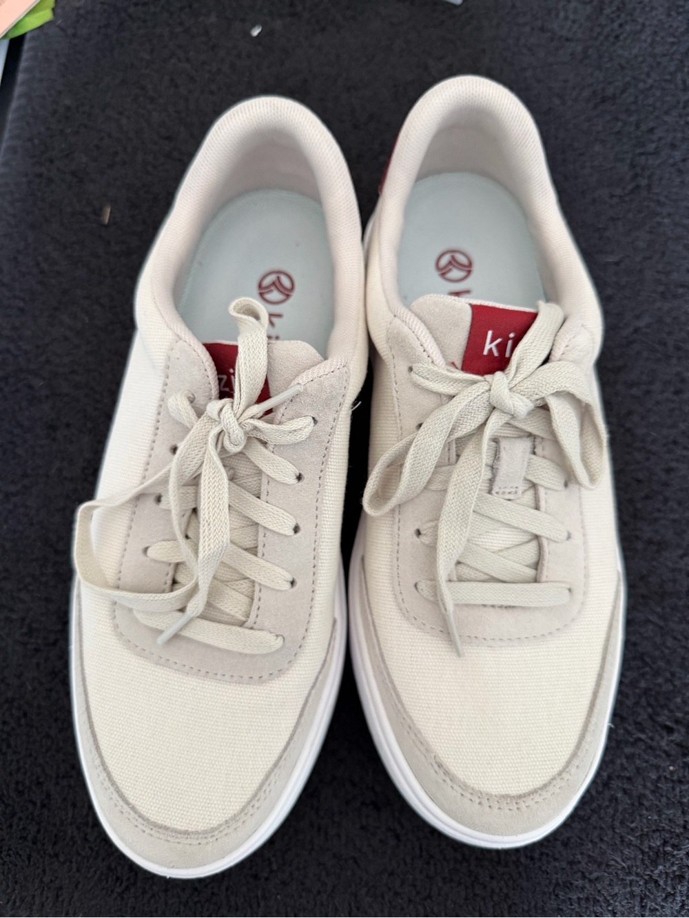 Kizik Women’s Cream Canvas Low-Top Sneakers